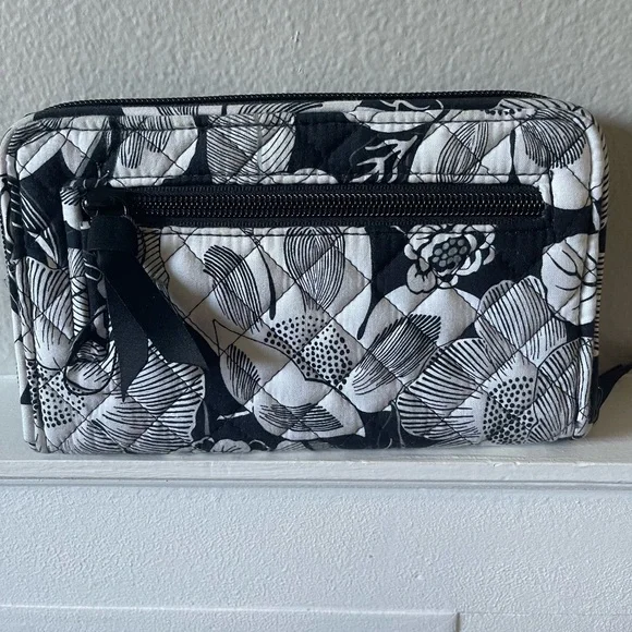 Vera Bradley Bedford Blooms Wallet - Picture 5 of 8